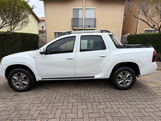 RENAULT DUSTER OROCH 1.6 16V SCE FLEX DYNAMIQUE MANUAL RENAULT DUSTER OROCH 1.6 16V SCE FLEX DYNAMIQUE MANUAL